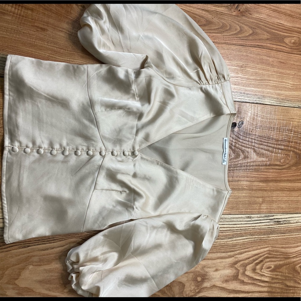 Abercrombie and Fitted fitted button up top.